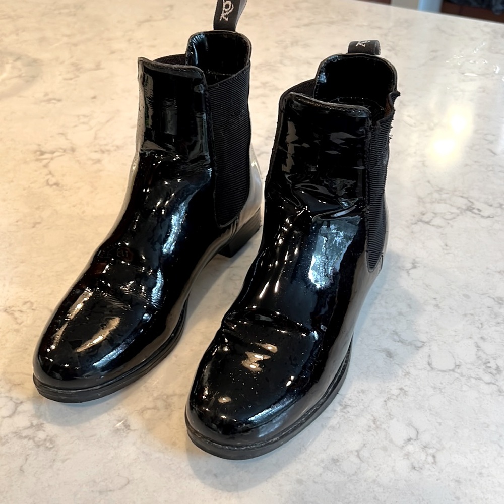 Ovation Sz 7 Womens black patent paddock boot